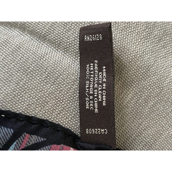 VTG Coach Tartan Plaid Signature C Pattern 21" Scarf Black Red 100% Silk RARE - Picture 9 of 9